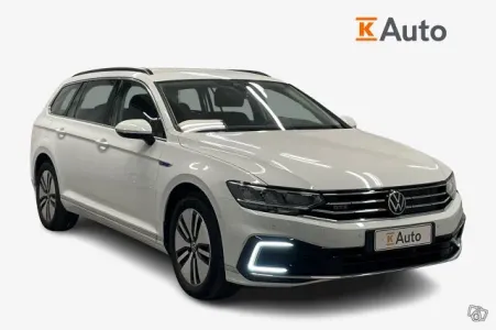 Volkswagen Passat Variant GTE Plug-In Hybrid 160 kW DSG-automaatti *''ACC / Travel Assist / LED-ajovalot / P-kamera *